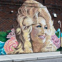 Graffiti painting of Dolly Parton
